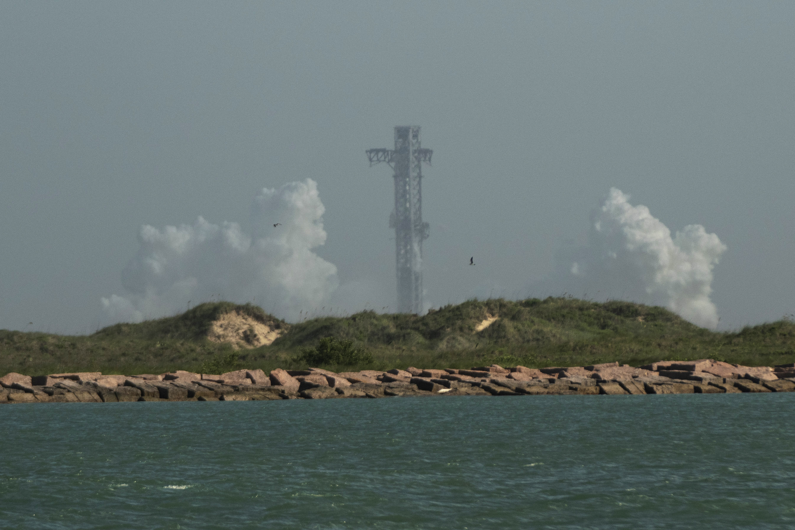 SpaceX Starship V3 in flight, demonstrating the reusable launch system's capabilities