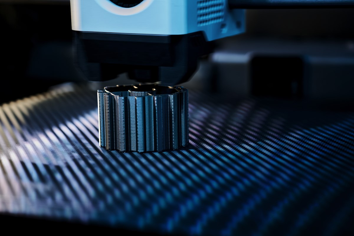 Large-format 3D printing equipment for defense applications