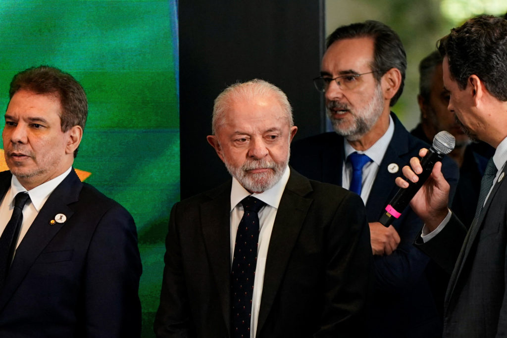 Lula and Trump meet at the White House to discuss tariffs and bilateral cooperation
