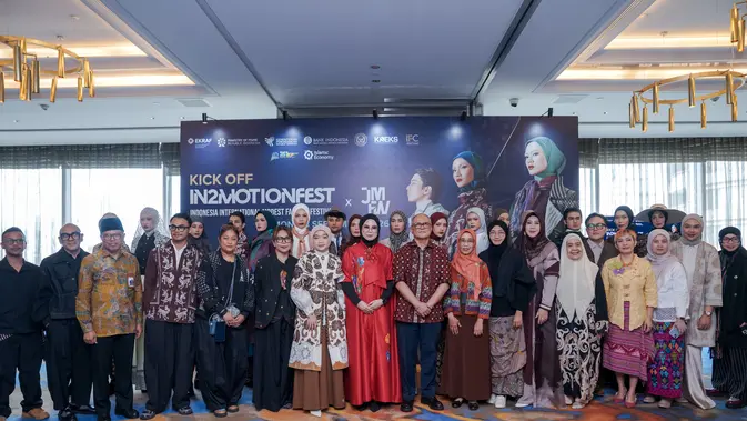 Indonesian designers showcase Wastra Nusantara textile heritage at the unified Jakarta Muslim Fashion Week and IN2MOTIONFEST platform