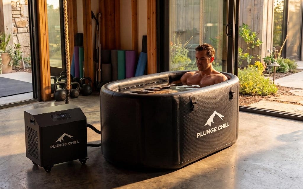 Cold plunge setup in a modern recovery facility