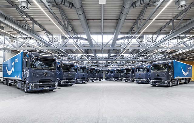 Mercedes-Benz eActros 600 with Amazon branding