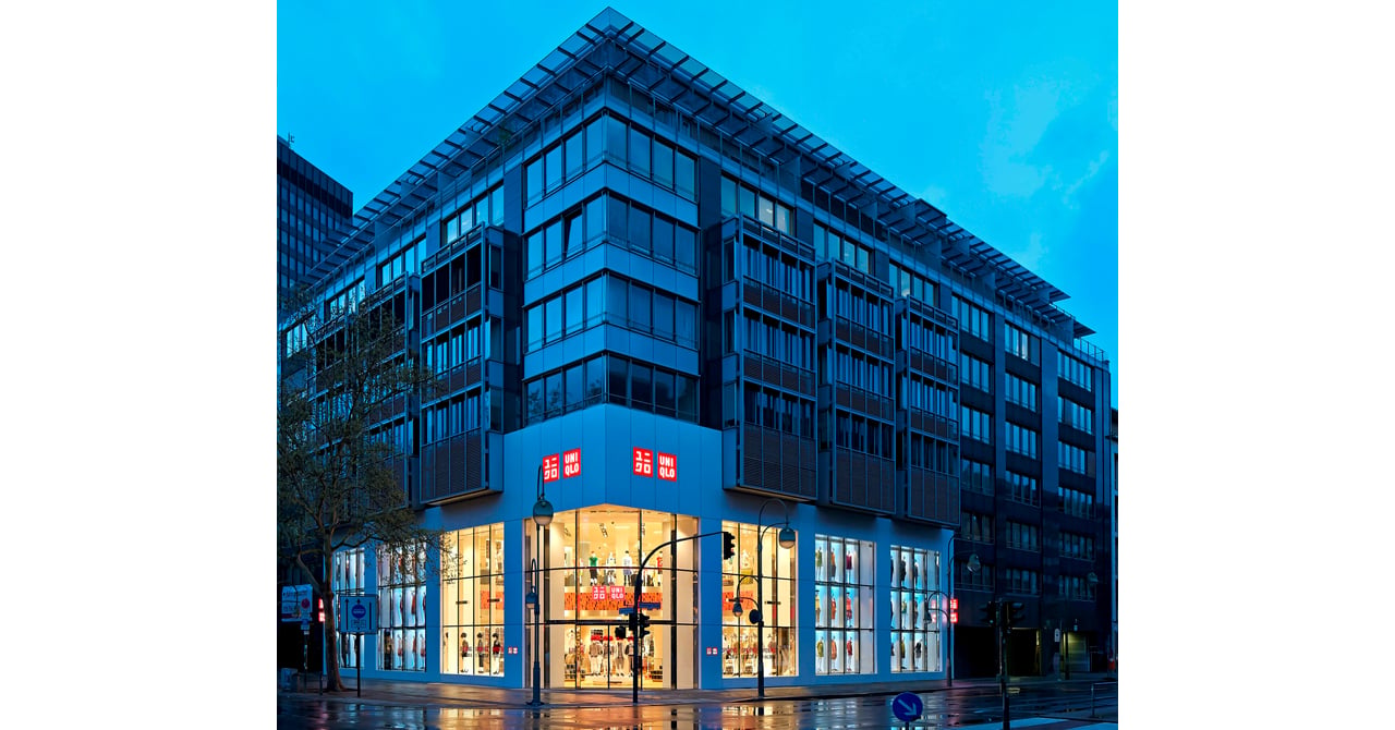 Fast Retailing revenue chart showing growth