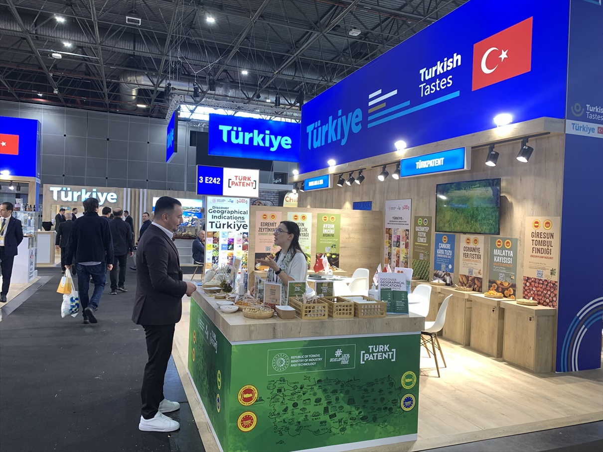 TÜRKPATENT President Muhammed Zeki Durak presenting at SIAL Paris