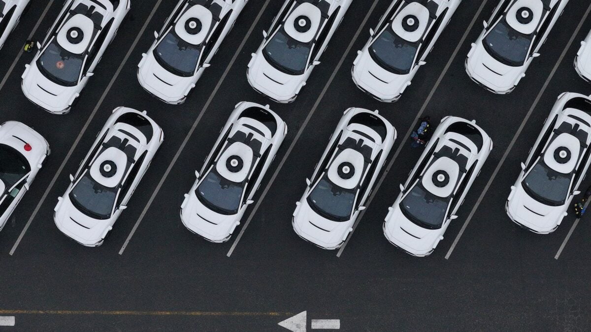 California lawmakers pass robotaxi safety bill with emergency-response penalties