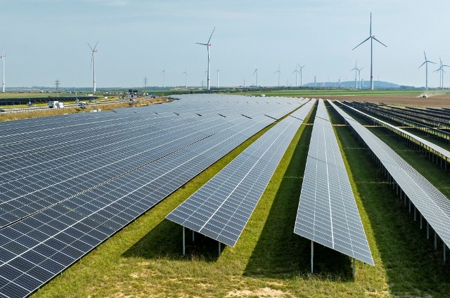 RWE solar construction at Hambach mine