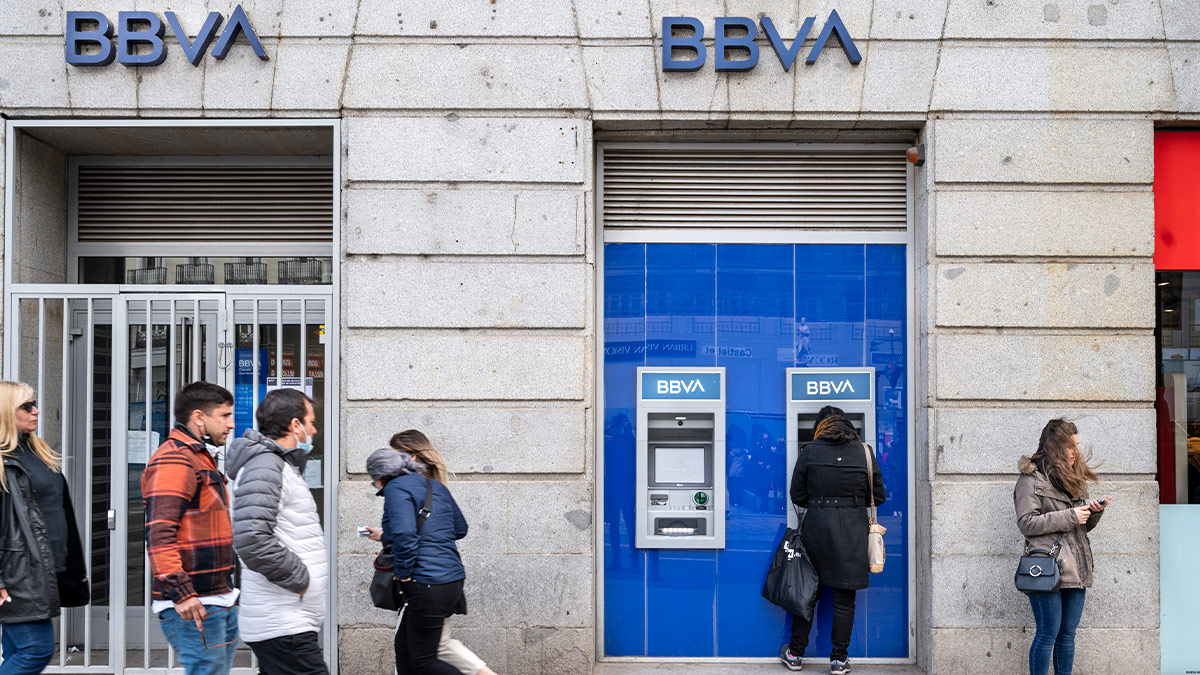 HBR analysis on hidden corporate AI demand and strategic responses