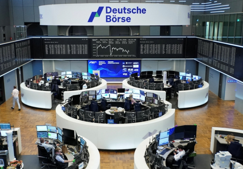 European stock market indices declining as inflation fears return to markets