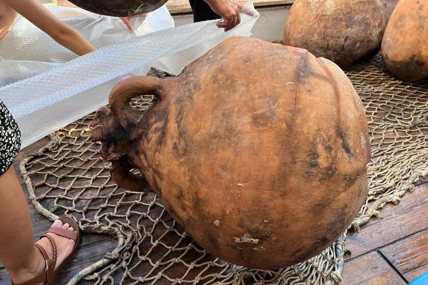Roman amphorae recovered from the seabed near Formentera
