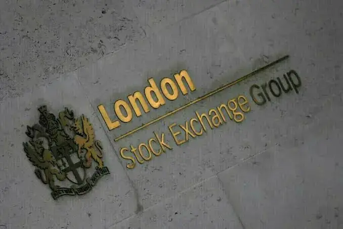London Shares Inch Lower