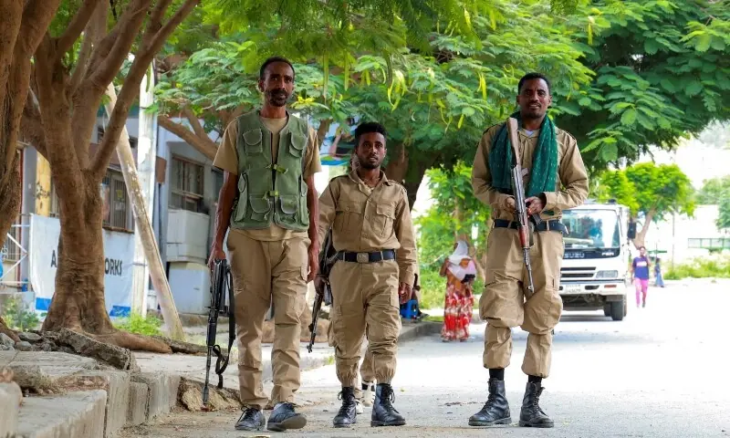 Heavy fighting and internet disruption in Tigray region
