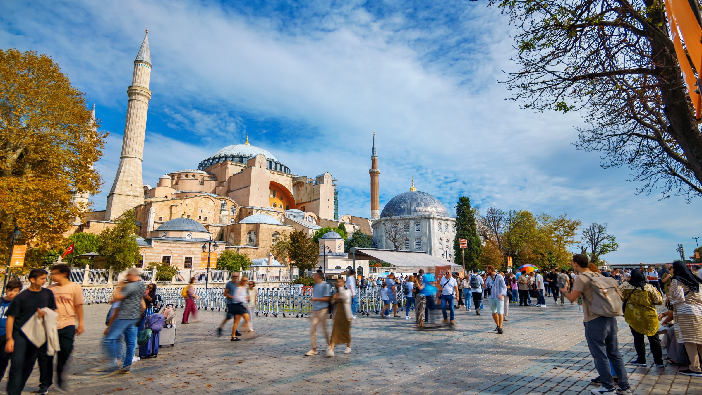 Tourists visiting Turkey, representing record Q1 revenues despite regional tensions