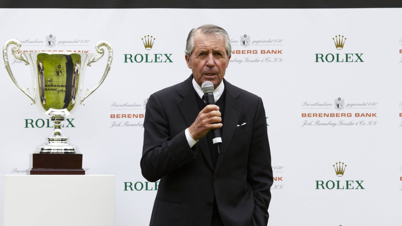 Golf legend emphasizing unity message
