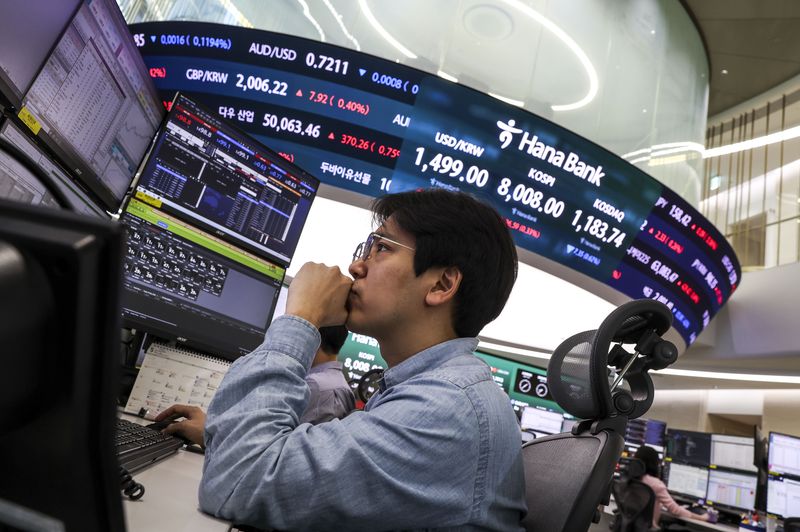 KOSPI hits 8,000 before reversing