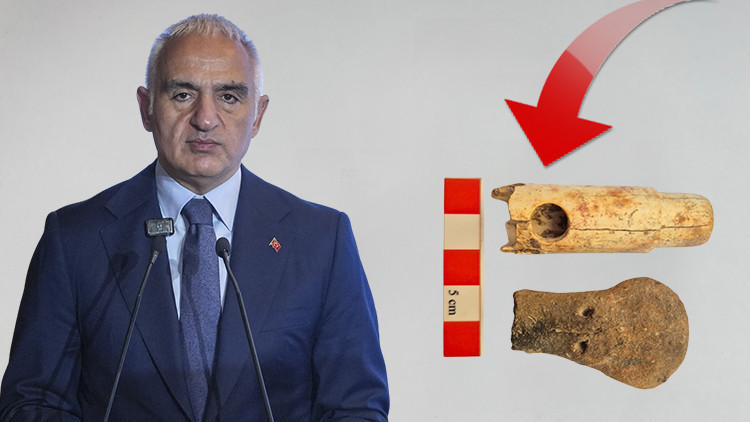 Bone flute and idol head found in Troya