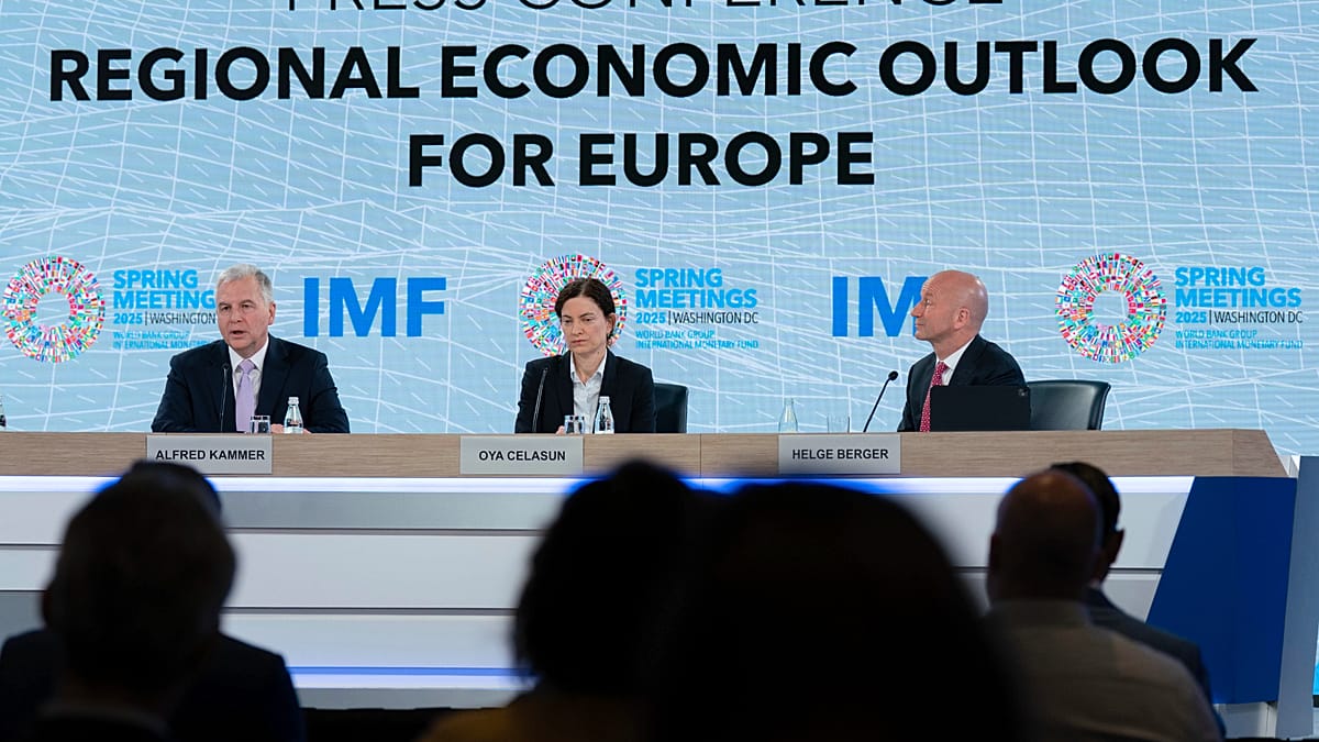 IMF warning graphic on Europe recession risk linked to Middle East conflict