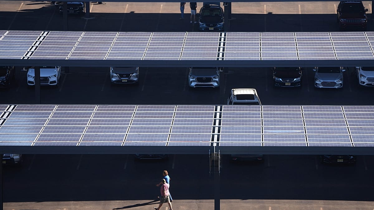 EU solar installation contributing to clean energy savings