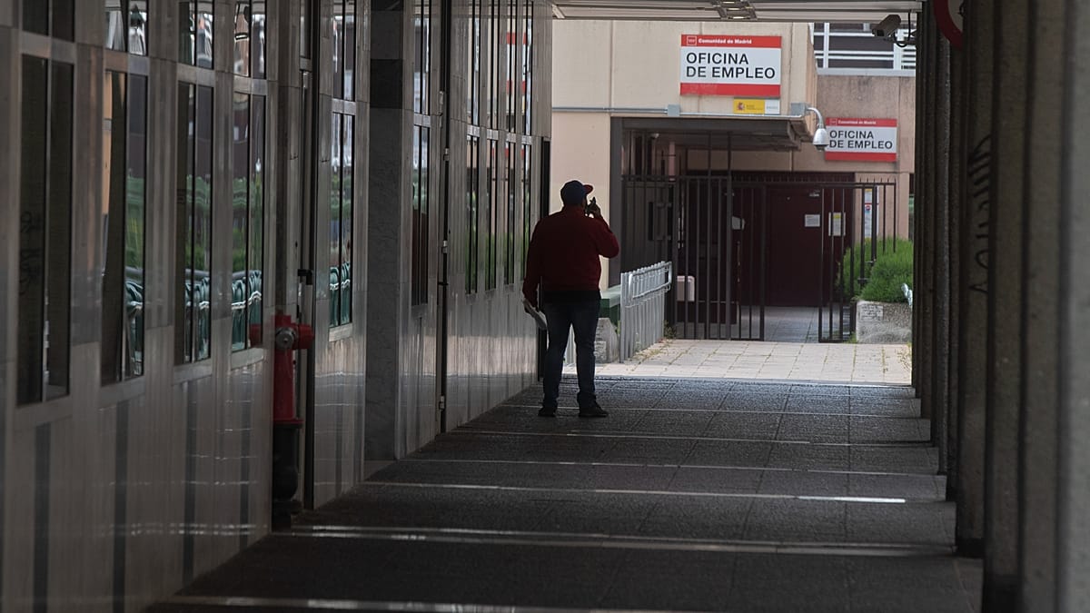 Employees working in a Spanish shopping center