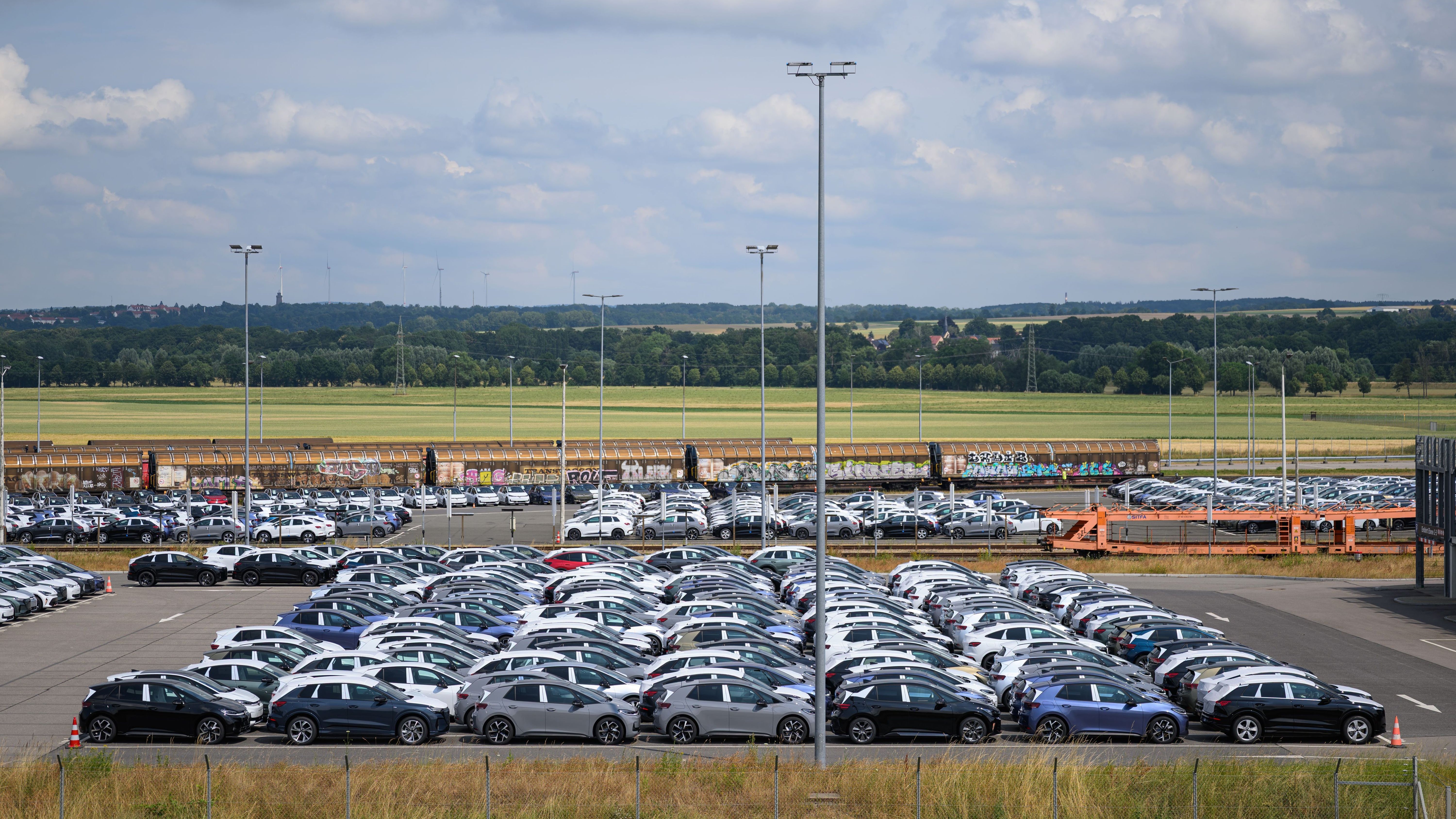 German automakers losing ground: vehicles at VW plant Zwickau awaiting delivery