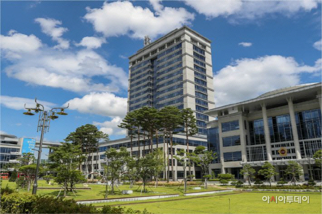 Jeonbuk State Government building — Announcement of the ₩6.5 billion AI carbon composite project