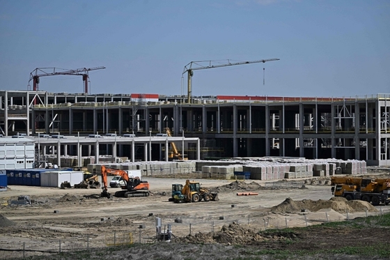 CATL battery manufacturing facility in Hungary supplying European automakers
