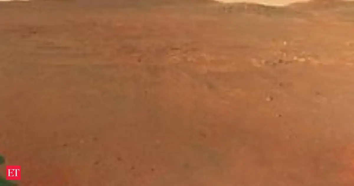 Perseverance's panoramic view of ancient Martian terrain at "Crocodile Bridge" on Jezero Crater rim