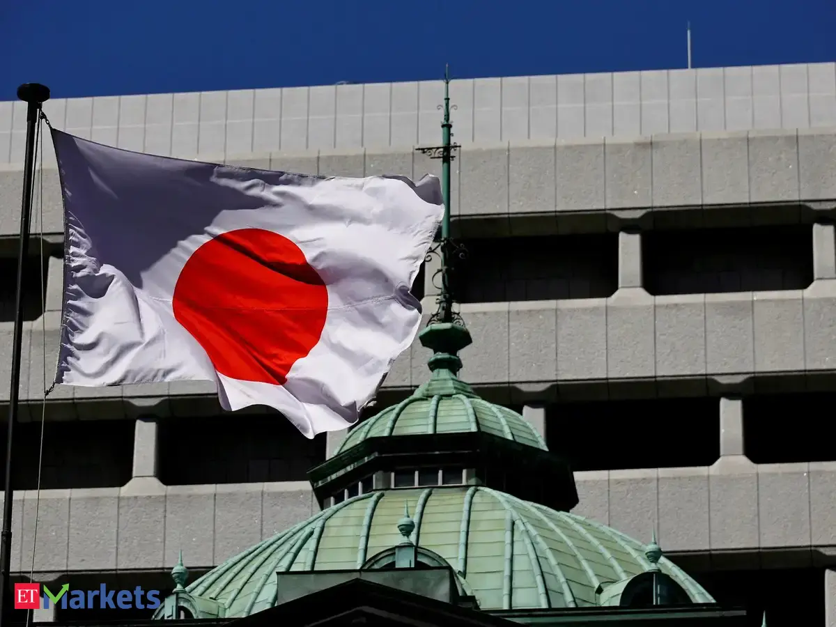 Foreign investors dump Japanese bonds as BoJ tightening looms large