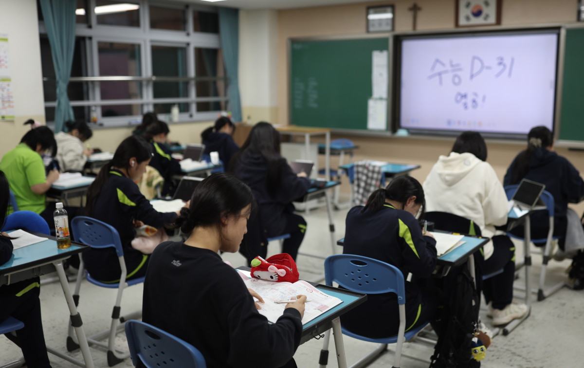 고등학교 교실 전경