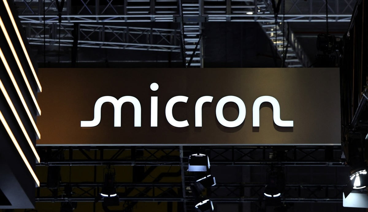 SK Hynix nears $1 trillion market cap after Samsung Electronics and Micron