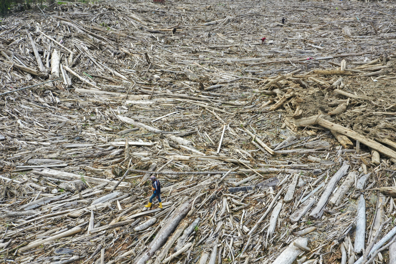 Post-Flood Waste Conditions in Aceh
