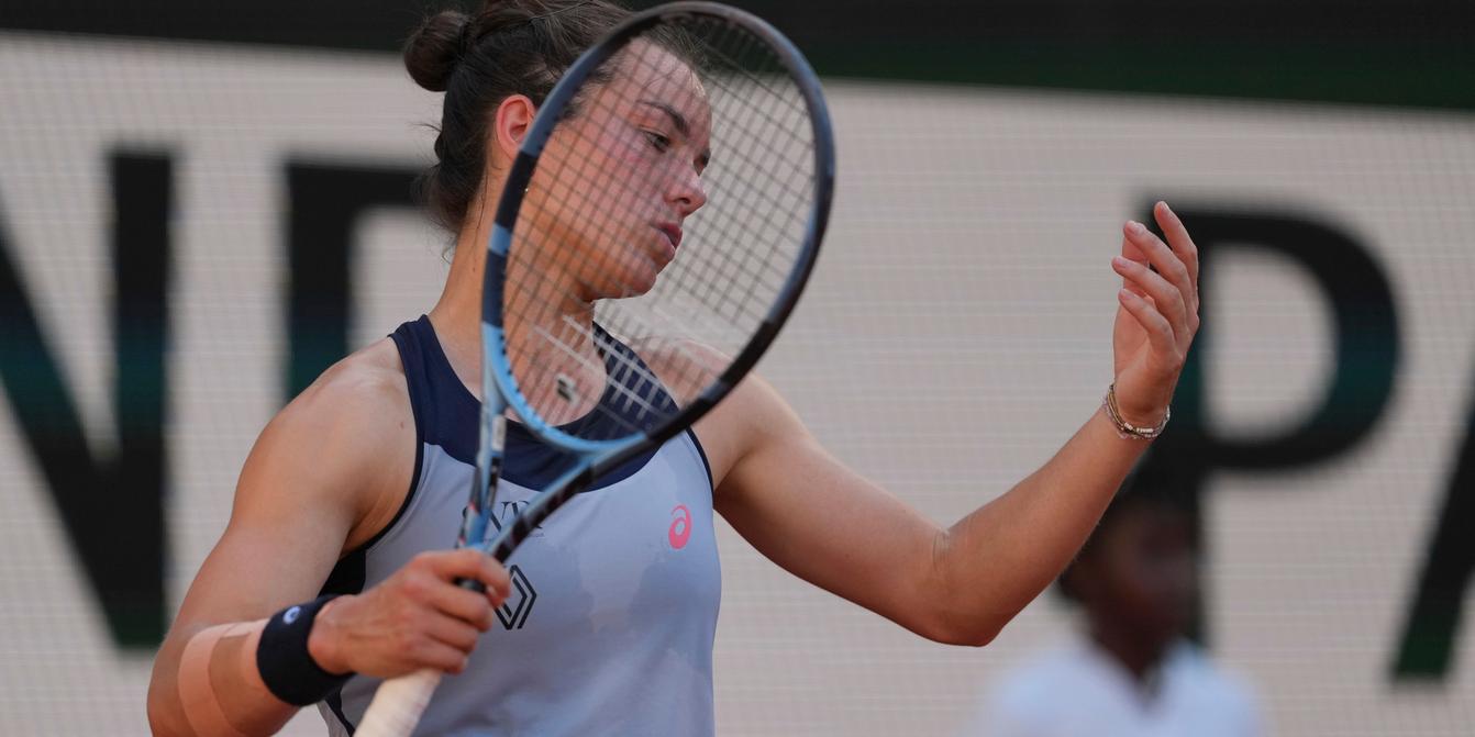 Boisson's emotional return to Roland-Garros ends in first-round exit