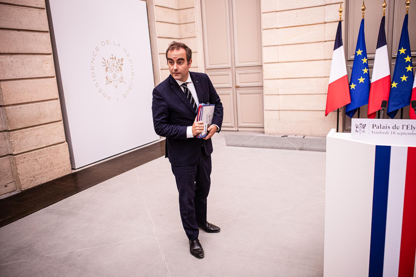 Graph or illustration regarding French public debt