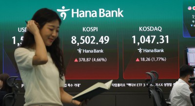 ETF 시장에서 IT·조선·반도체 레버리지 상품이 수익률 상위권을 차지했다