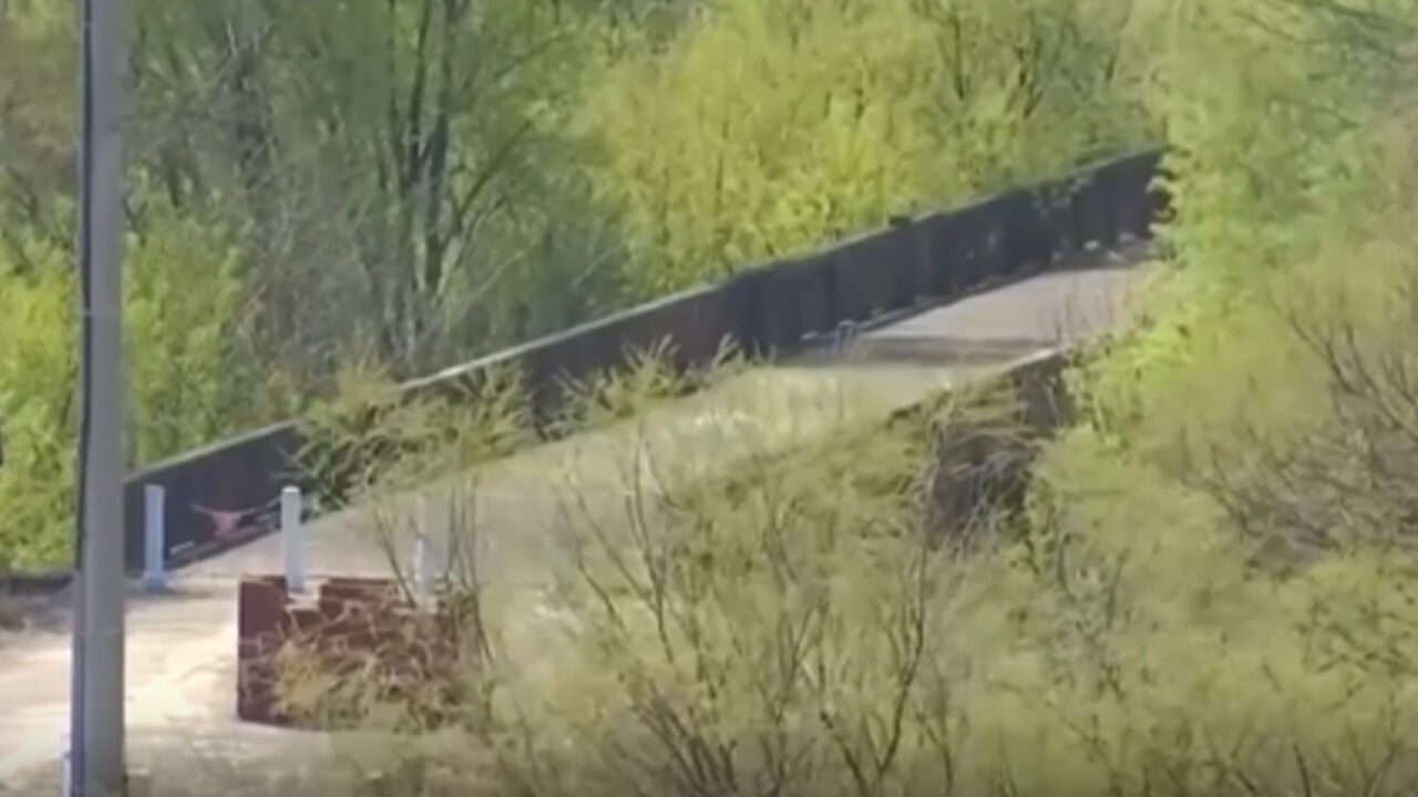 MDL Barbed Wire Installation