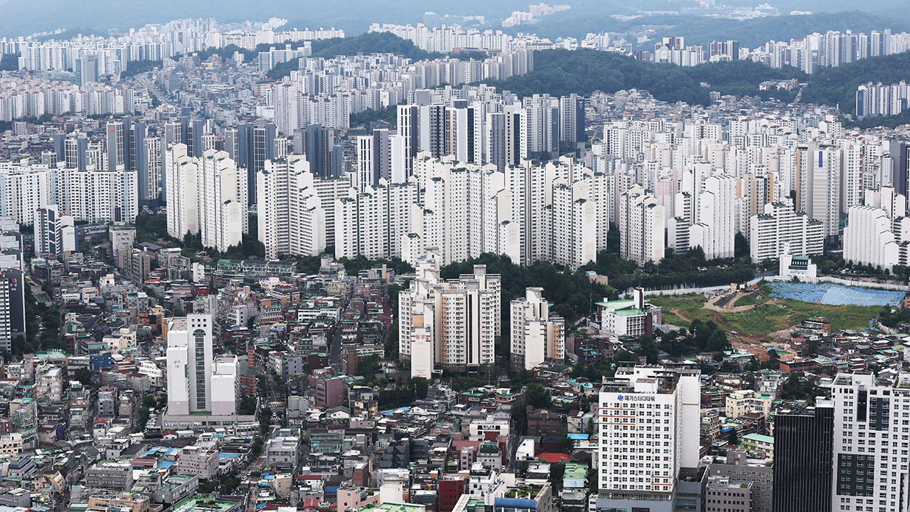 Seoul housing transaction volume decline