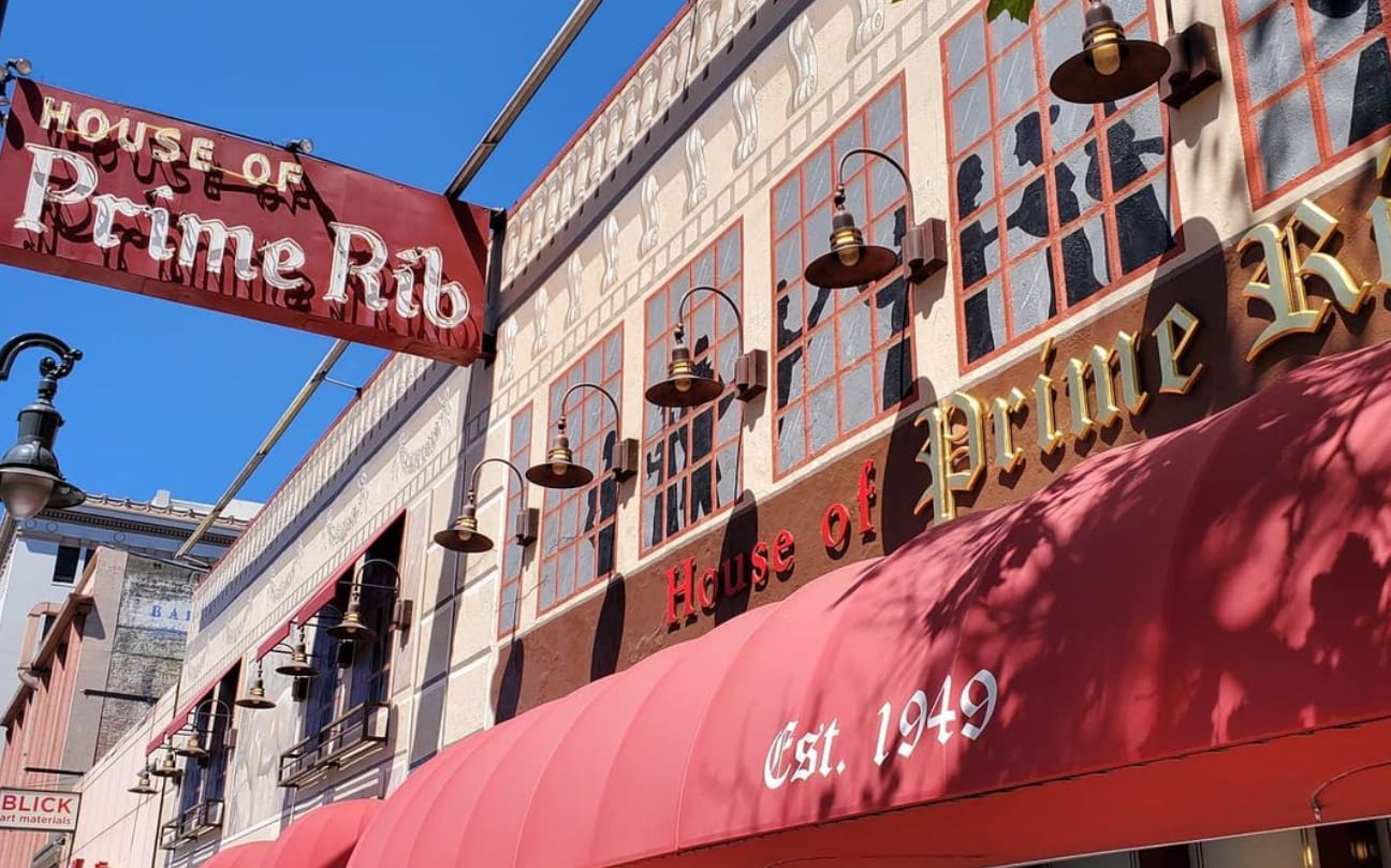 The San Francisco Chronicle's restaurant critic MacKenzie Chung Fegan announced the return of starred reviews at a live event on October 1, 2026.