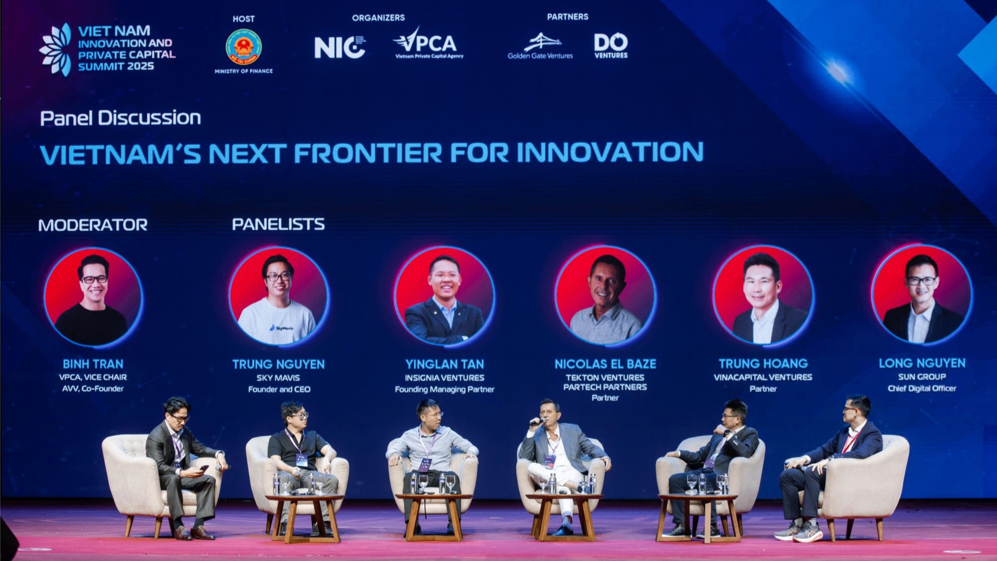Panel discussion on innovation and investment at Vietnam tech conference