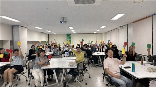 Scene from a blind debate hosted by Gyeongnam civic groups