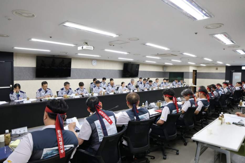 GM Korea union conducting partial strikes, aiming for agreement before holidays