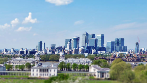 London close: FTSE falls amid rising bond yields; banks slump