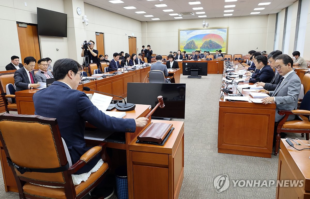 Image of the funeral service closure response bill passing the committee