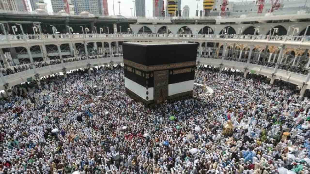 Umrah pilgrims in Mecca