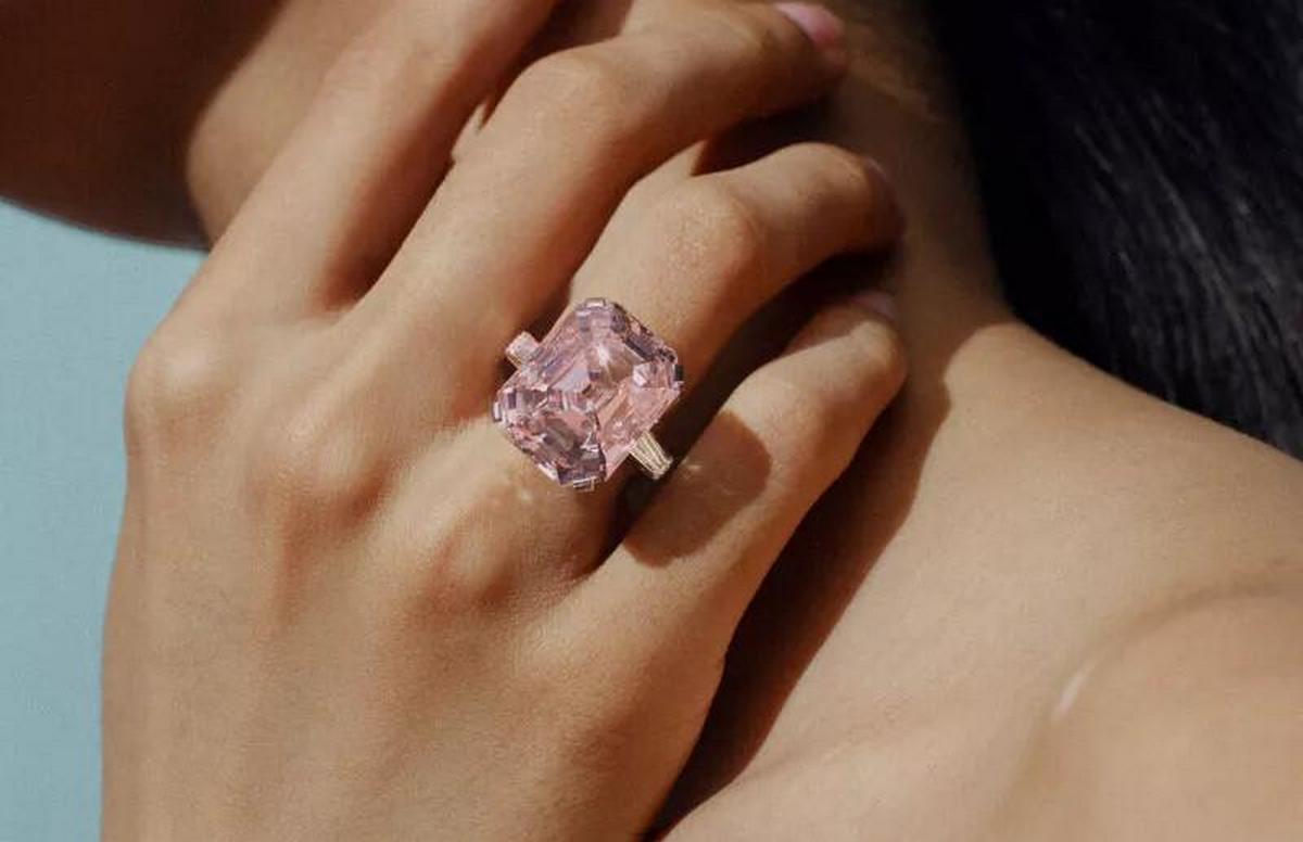 Bulgari pink diamond ring auction image from Luxury Launches