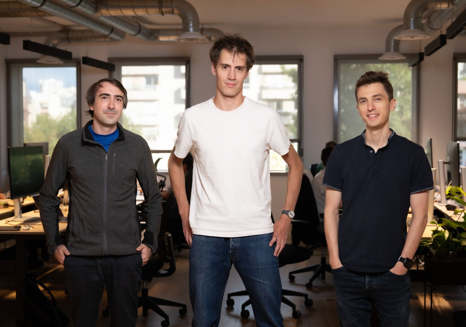 Timothée Lacroix, Arthur Mensch et Guillaume Lample, les fondateurs de Mistral AI