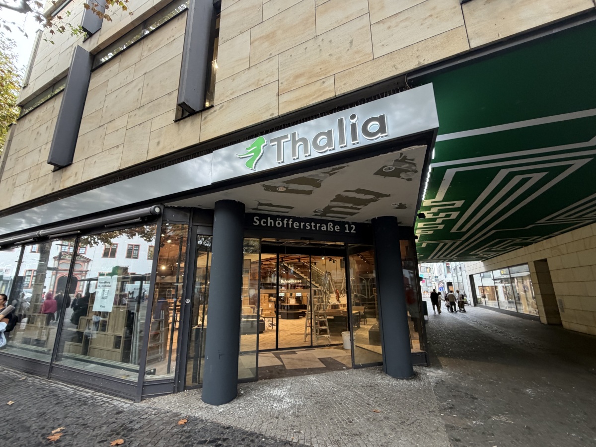 Thalia Buchhandlung Mainz storefront under renovation
