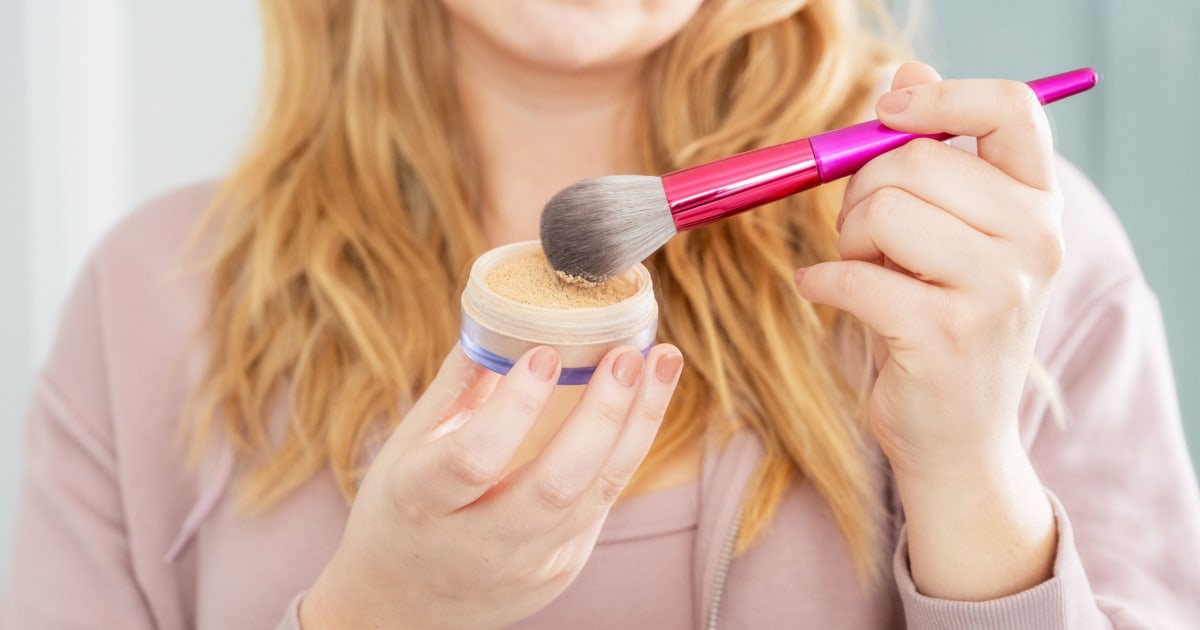Talc-free cosmetic powder products