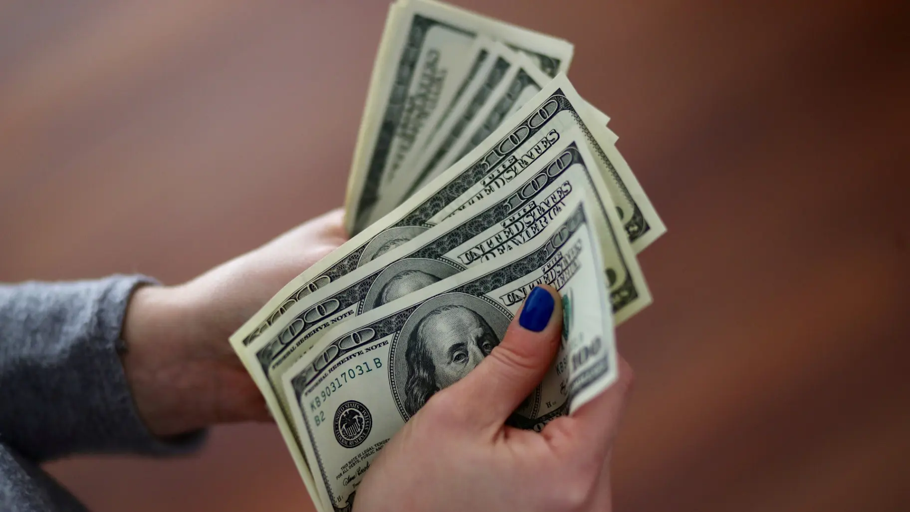 Egyptian bank exchange rates showing dollar above 52 EGP