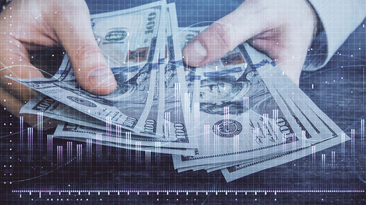 El billete informal cerró estable este viernes, pero acumuló una baja de $20 en la semana.