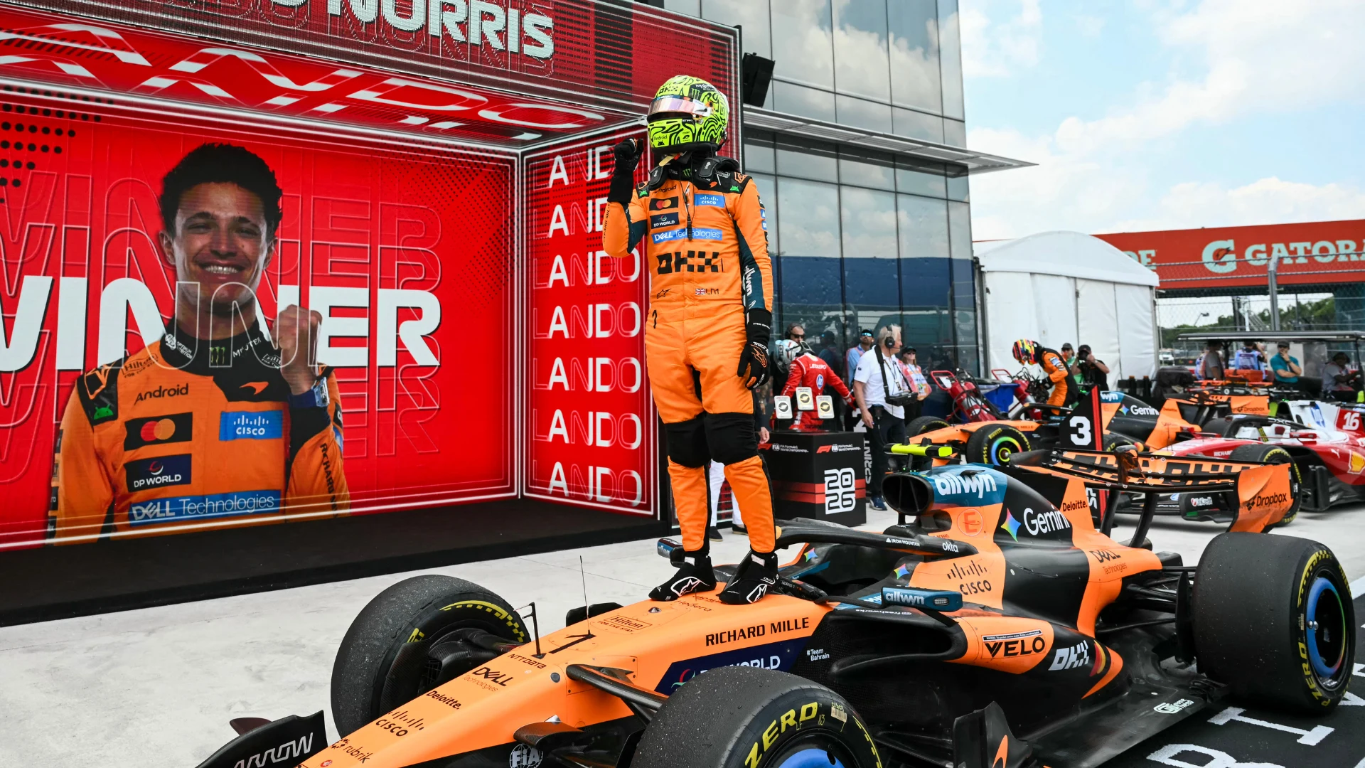 Miami GP Sprint Race - Norris leads Piastri and Leclerc