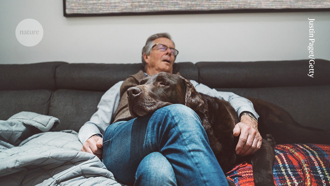 Nature study showing health outcomes are better in people sleeping 6–8 hours, with visualization of sleep and aging data